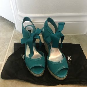 New WHBM Canvas Wedges 8.5